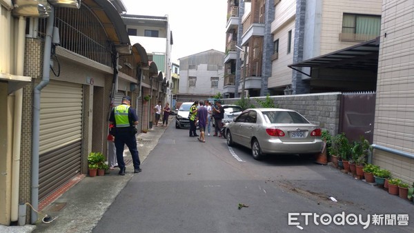 ▲台中警赴台南抓毒犯途中與嫌犯車輛發生碰撞！（圖／記者林悅翻攝）