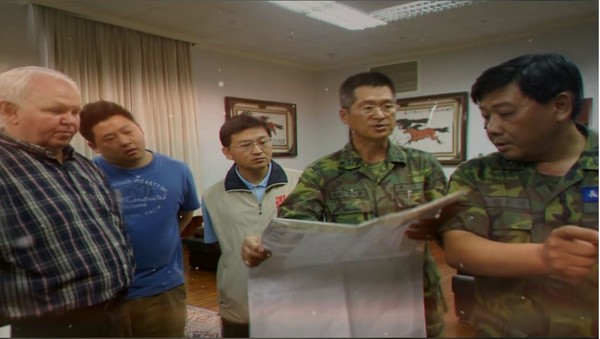 ▲▼AIT製作影片祝賀93軍人節，影片可見年輕時期的國防部長嚴德發。（右2）。（圖／翻攝自Facebook／AIT）