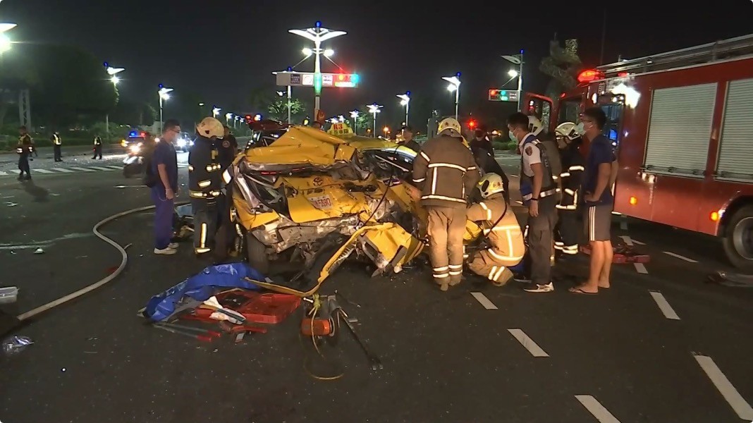 ▲▼高雄2死車禍。（圖／東森新聞）