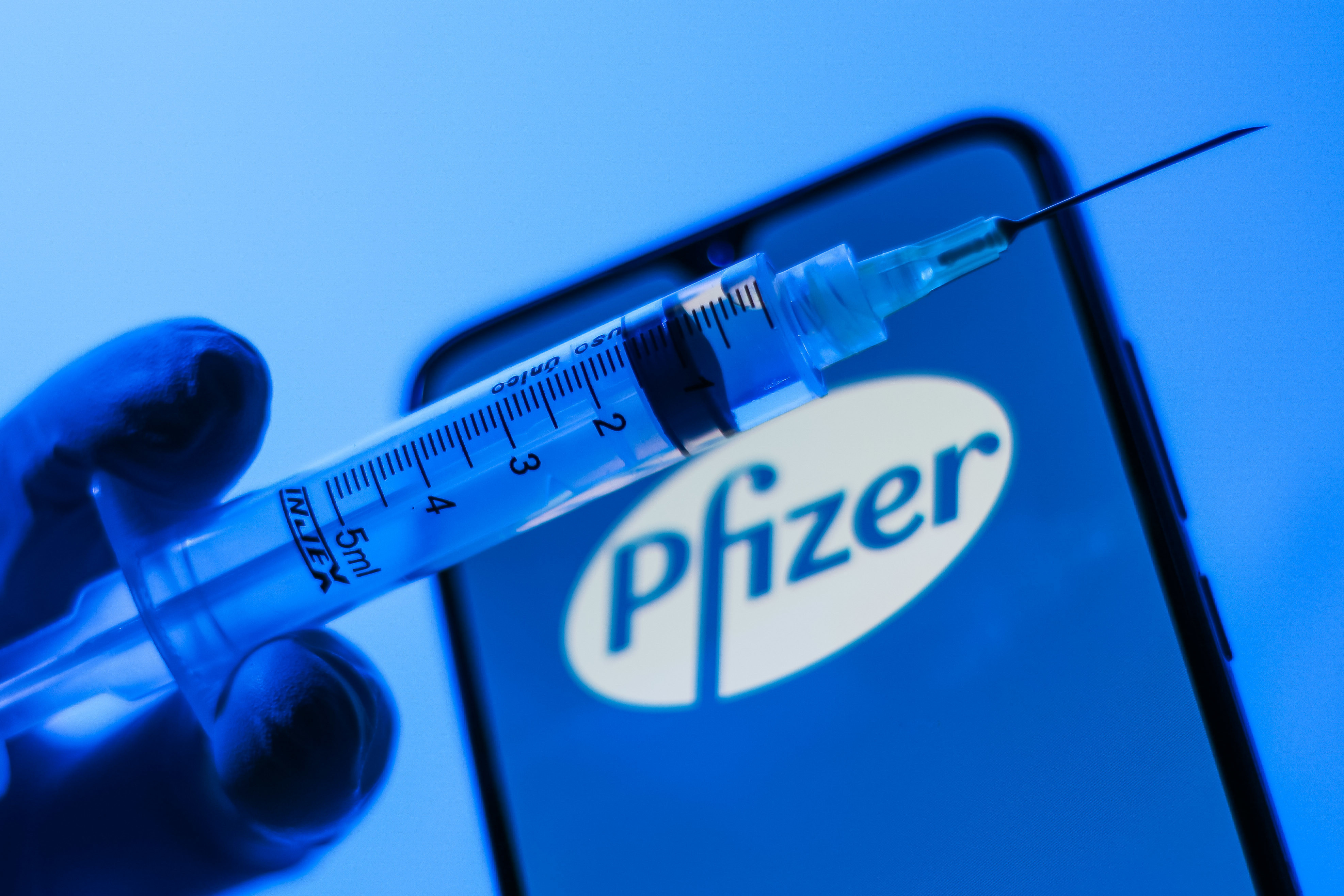 ▲▼德國生技公司BioNTech與美國輝瑞製藥（Pfizer）共同開發的疫苗，最快將在10中旬獲得監管部門的批准。（圖／達志影像）