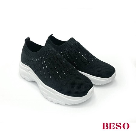 ▲東森購物限量獨賣BESO休閒輕量健步鞋。（圖／東森購物提供）