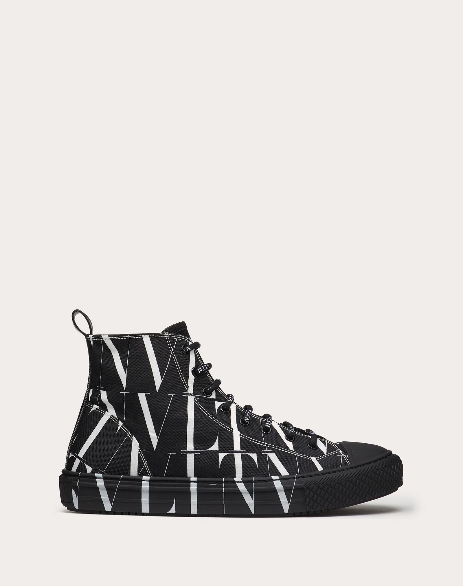 ▲Valentino Garavani：VLTN Times Giggies High-Top Fabric Sneaker。（圖／翻攝自Valentino.com）