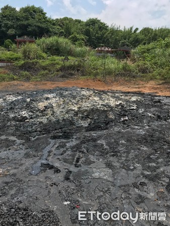 ▲新北石門墓仔埔偷燒垃圾　利用「衛星遙測分析」找到起火點逮人。（圖／記者郭世賢翻攝）