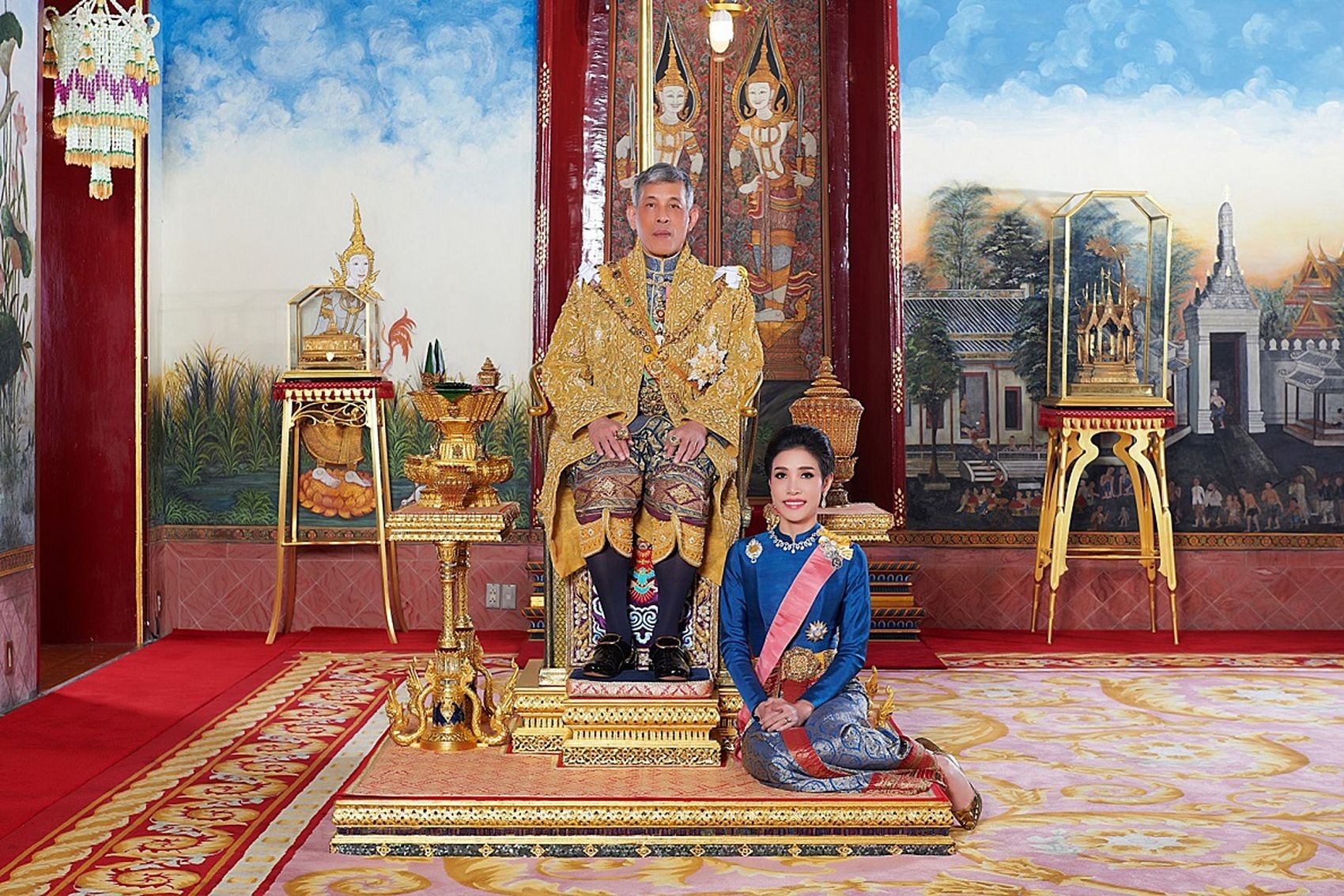 ▲▼泰皇瑪哈瓦吉拉隆功（Maha Vajiralongkorn）與「貴妃」詩妮娜。（圖／CFP）
