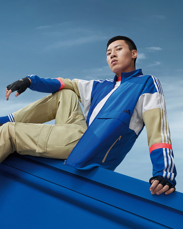 ▲張鈞甯俐落演繹adidas全新2020 Outer Jacket風衣外套。（圖／adidas提供）