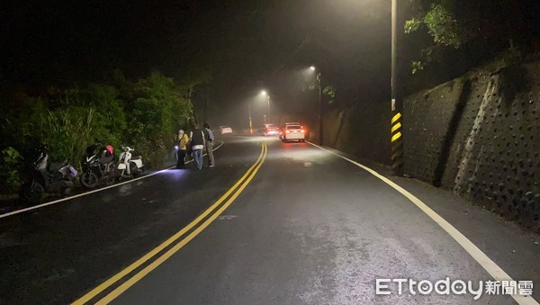 ▲▼16歲少年騎車在汐萬路三段自摔身亡。（圖／記者游宗樺攝）