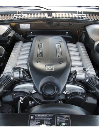 BMW M73型V12引擎。