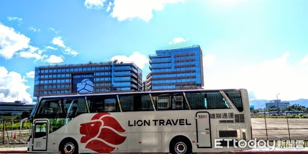 ▲目前雄獅通運旗下有60部大巴士，將持續擴充觀光巴士，第一階段以100部為目標。（圖／雄獅旅遊提供）