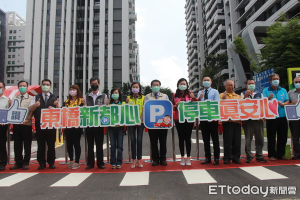 ▲台南市永康區東橋重劃區「東橋五路停車場」闢建完成，由台南市長黃偉哲主持完工啟用典禮，並開放停車使用。（圖／記者林悅翻攝）