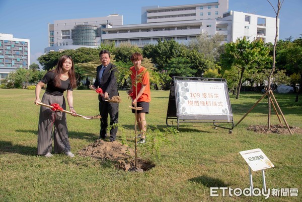 ▲新學期新氣象，開學首日嘉南藥理大學以一系列活動拉開序幕，讓所有嘉藥學子感受到熱情、活力與創新的校園氛圍，不僅要讓學習更快樂，也要開闊學子視野與美感。（圖／記者林悅翻攝，下同）