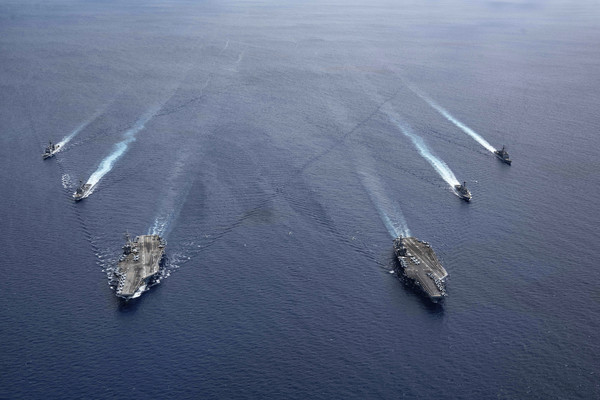 ▲▼美軍「雷根號」（USS Ronald Reagan CVN-76）和「尼米茲號」（USS Nimitz CVN-68）航母戰鬥群在南海進行演練。（圖／達志影像／美聯社）