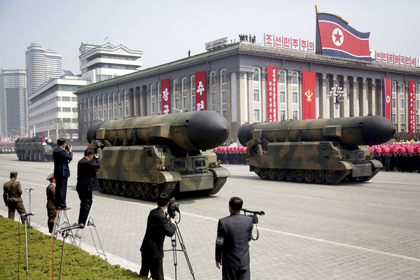 ▲▼北韓2017年在金日成廣場上展示北極星2型彈道飛彈。（圖／達志影像／美聯社）