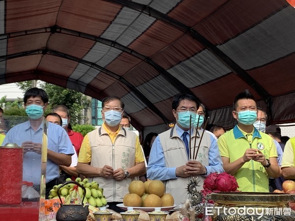 ▲台南市消防局第四救災救護大隊山上分隊辦公廳舍擴建工程動土儀式，由台南市長黃偉哲與各界民意代表、消防及義消等單位共同舉行。（圖／記者林悅翻攝，下同）