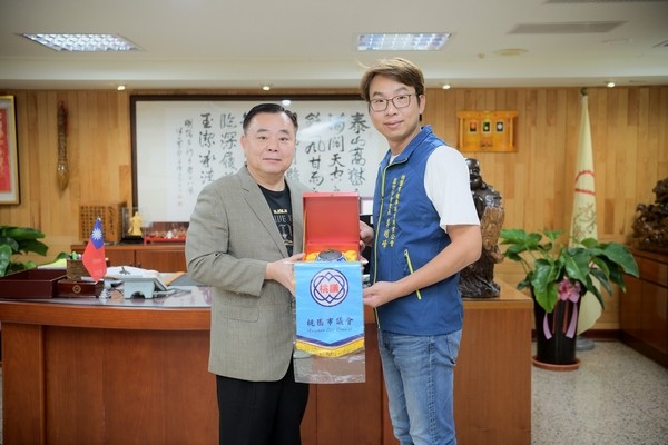 ▲桃園機車公會拜會市議會