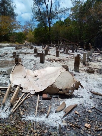 ▲▼Vamizi小島被燒成灰燼的模樣。（圖／翻攝自Twitter／@adriano_nuvunga）