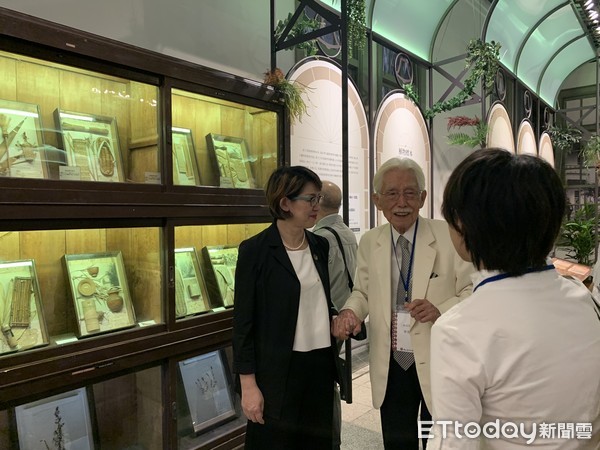 ▲辜寬敏蒞臨台師大「尋常見不凡」台北高校植物標本特展及李登輝特展。（圖／記者蘇位榮攝）