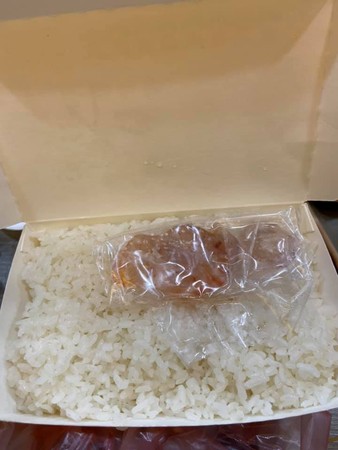 ▲▼原來蝦仁炒飯長這樣，長知識了QQ。（圖／翻攝 爆廢公開）