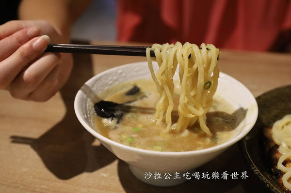 ▲▼百八龍自家製麵ラーメン。（圖／沙拉公主吃喝玩樂看世界提供）