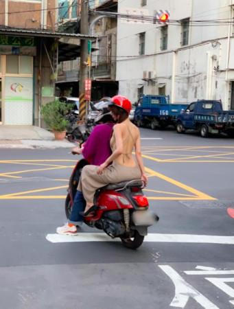 ▲▼JKF雜誌9月號封面女星尤妝妝。（圖／JKF提供）