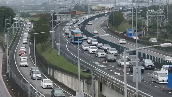 ▲▼連假跟塞車說Bye！　搭大眾運輸享優惠、App查詢替代道路              。（圖／記者陳家豪攝）