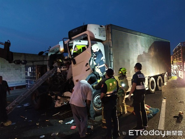 快訊 國一北上 嘉義交流道 貨車追撞2傷1無生命跡象 Ettoday社會新聞 Ettoday新聞雲