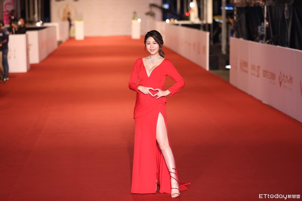金鐘獎/白家綺胸前火辣開半球 昨晚胎動:寶寶跟我一樣興奮 | ETtoday星光雲 | ETtoday新聞雲