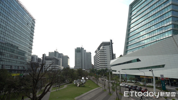 ▲▼南港軟體園區,南港經貿園區,南港金融園區,南港展覽館,台北流行音樂中心,世界明珠,豪宅,南港山。（圖／記者姜國輝攝）