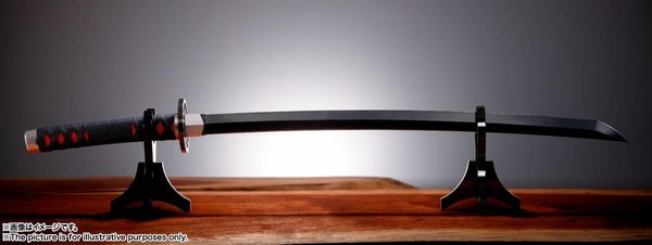 「PROPLICA 日輪刀」標榜1：1實體化，重現炭治郎的武器。（翻攝自tamashii.jp）