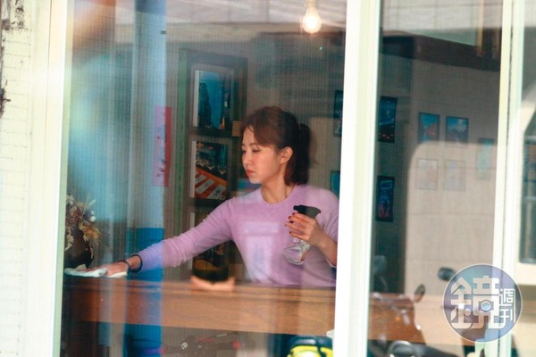 謝忻曾在咖啡店打工2個月，如今她承認自己「咖啡店夢碎」。