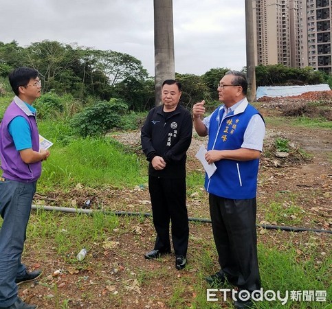 ▲文青里Ａ7社區聯外交通不完備，導致居民飽受壅塞之苦。（圖／記者楊熾興翻攝）