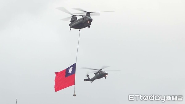 ▲▼國慶空軍預演，直升機分列式。（圖／記者呂佳賢攝）