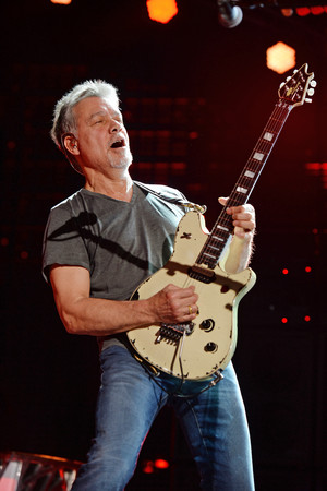 ▲▼「Van Halen」吉他手艾迪范海倫（Eddie Van Halen）癌症逝世。（圖／達志影像／美聯社）
