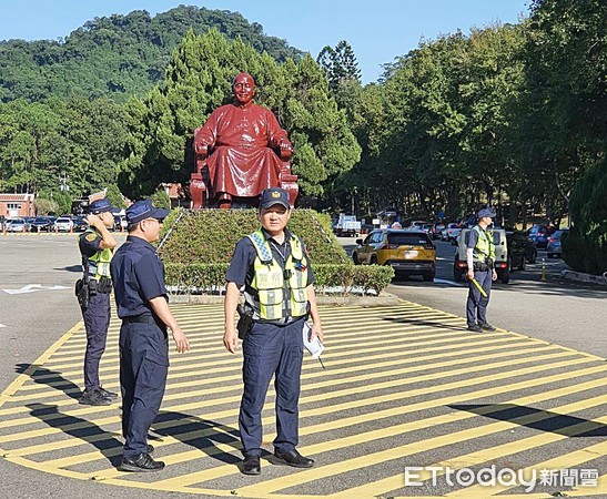 ▲大溪警分局因應雙十連假，兩蔣文化園區等易壅塞風景區將加派警力交通疏導。（圖／記者沈繼昌翻攝）