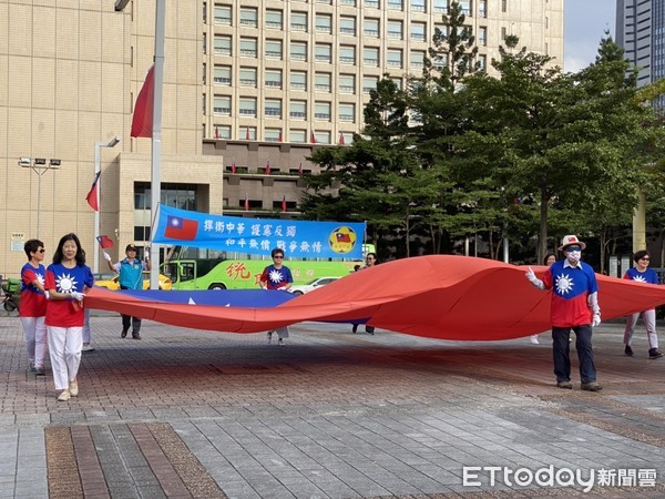 ▲▼中華民國中央軍事院校校友總會理事長季麟連將於10月10日在台北市府前廣場辦「璀璨雙十　捍衛中華」活動。（圖／記者袁茵攝）