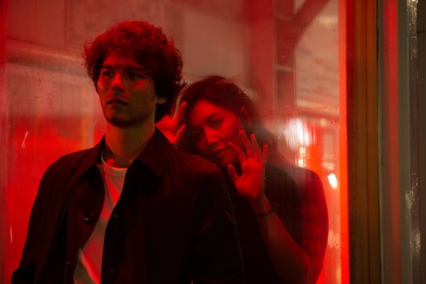 ▲▼ A-Lin新歌MV邀請鳳小岳跨刀演出。（圖／索尼音樂提供）