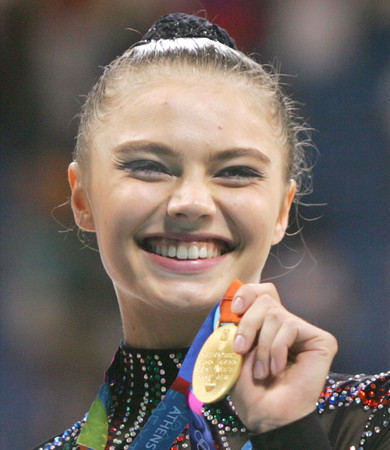 ▲俄羅斯體操選手卡巴耶娃（Alina Kabaeva）2004年在雅典奧運上贏得金牌。（圖／達志影像／美聯社）