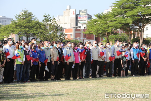 ▲台南市政府舉辦「台南市慶祝2020年雙十國慶升旗典禮」，市長黃偉哲率領市府團隊，立委陳亭妃，以及台南市議長郭信良也偕同市議員李鎮國等人與市民朋友出席升旗典禮。（圖／記者林悅翻攝，下同）