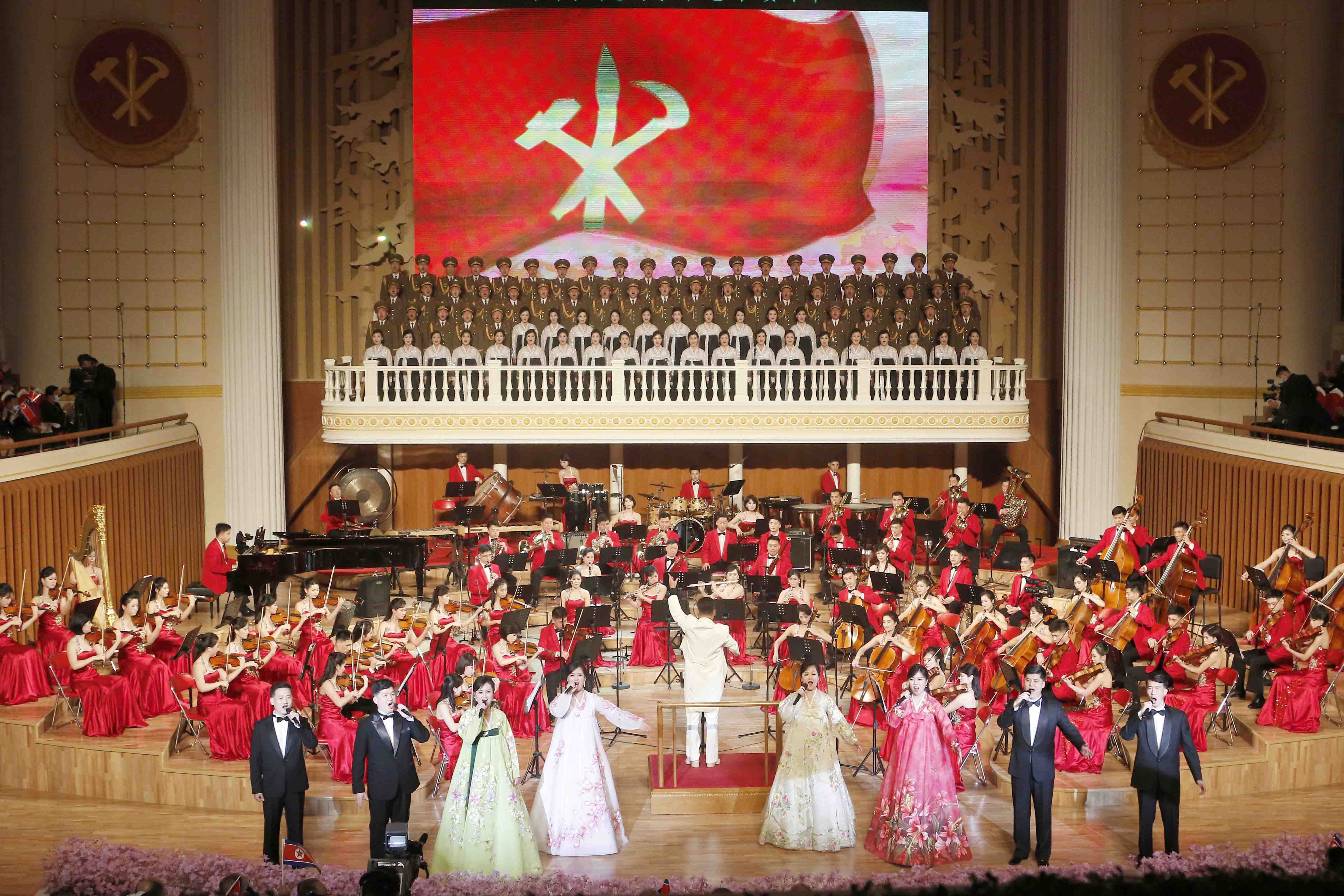 ▲▼三池淵樂團前往平壤三池淵管樂劇場表演，慶祝勞動黨成立75周年。（圖／達志影像／美聯社）