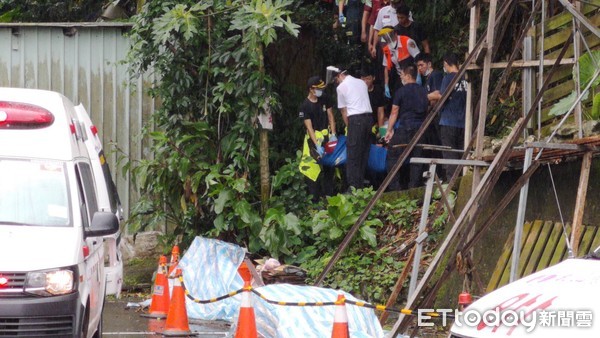 ▲▼象山步道一名男子疑似因身體不適，突然倒地。（圖／記者黃彥傑攝）