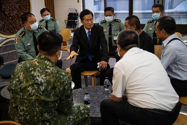 ▲▼國防部長嚴部長弔唁殉職官兵林楷強。（圖／軍聞社提供）