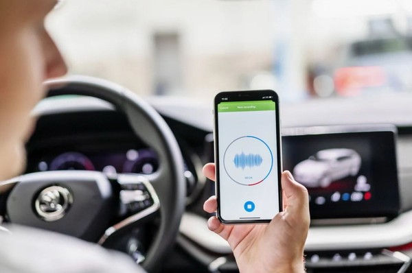 Skoda未來修車用「聽」的？車子有異音，手機app直接告訴你（圖／翻攝自Skoda）