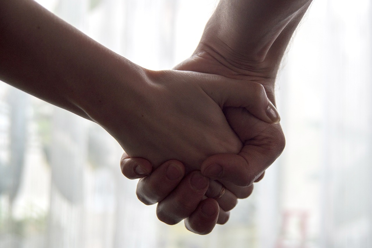 ▲▼牽手,握手,愛情。（圖／翻攝自pixabay）