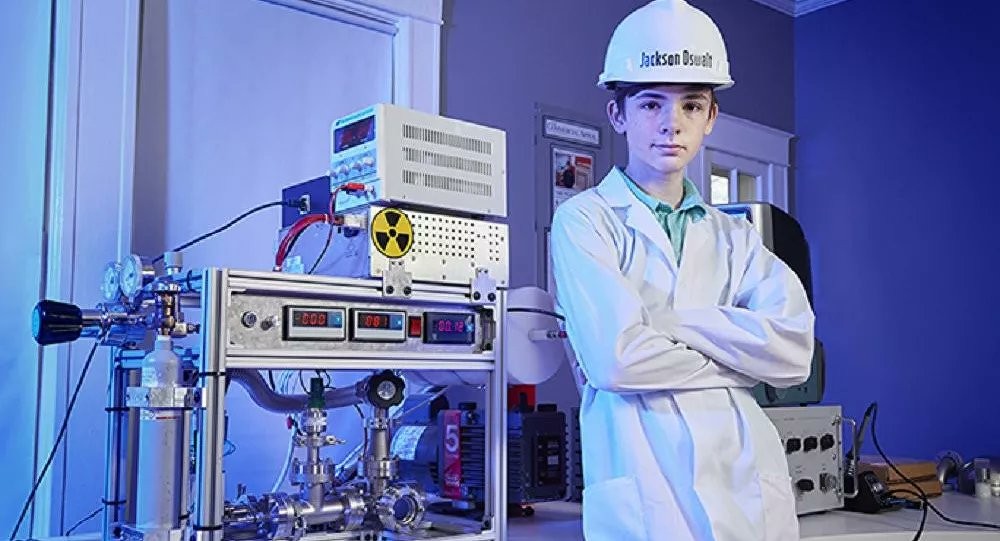 ▲▼美國青少年奧斯瓦特（Jackson Oswalt）12歲便打造出核融合反應爐，今年10月獲得金氏世界紀錄。（圖／翻攝自推特）