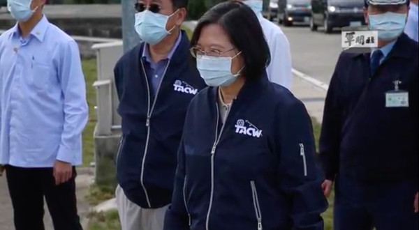 ▲▼蔡英文赴雷達站視導官兵。（圖／軍聞社）