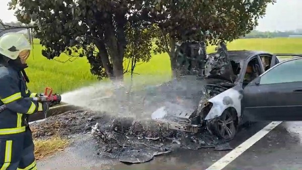 ▲民眾上網尋兇，意外發現撞傷家人的肇事車輛車籍不符。（圖／記者翁伊森翻攝）