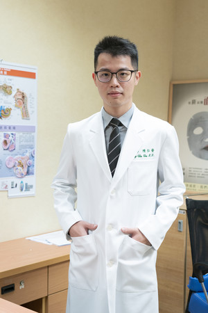 ▲嘉義長庚陳弘晉治療口腔癌。（圖／嘉義長庚醫院提供）