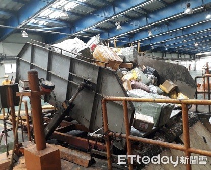 ▲▼偽標MIT,銷毀。（圖／關務署提供）