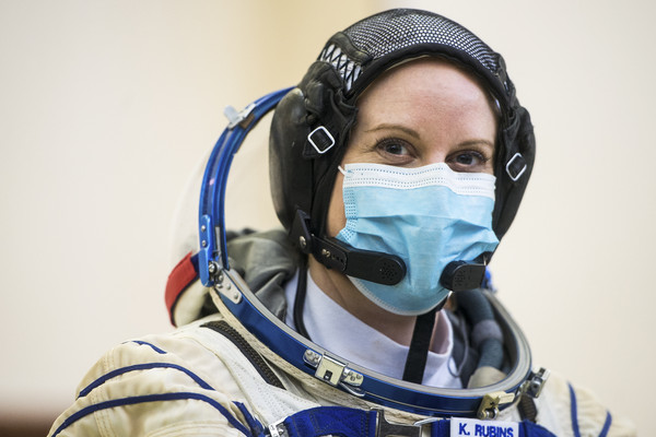 ▲▼NASA太空人魯賓斯（Kate Rubins）將於宇宙中投下11月的總統大選選票。（圖／達志影像／美聯社）