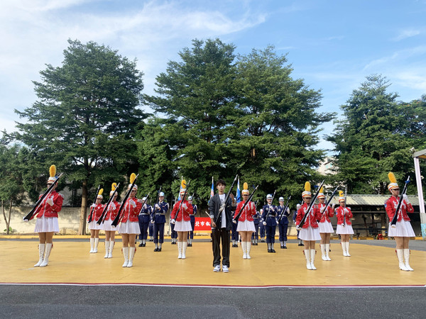 ▲▼鼓鼓前進莊敬高職宣傳。（圖／相信音樂提供）