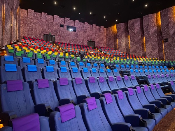 ▲▼遠百信義A13的「MUVIE CINEMAS」松仁威秀影城推出「彩虹影廳」。（圖／威秀影城提供）